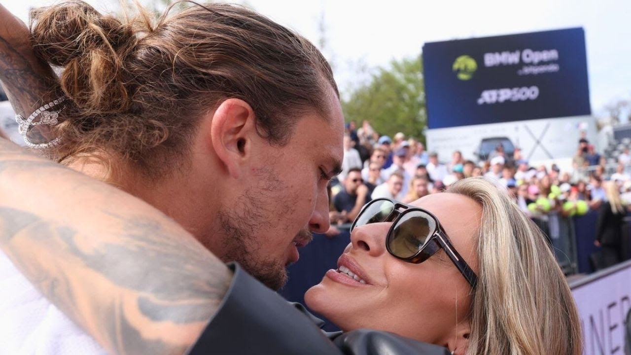 😍 Zverev’s New GF Caroline Steals Show With Hot Workout Selfie!