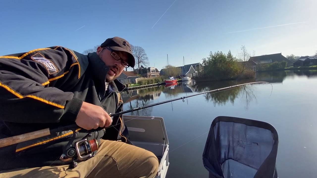 Feedern im November, mit eingeschläferten Maden und Mais auf Rotaugen im Hafen