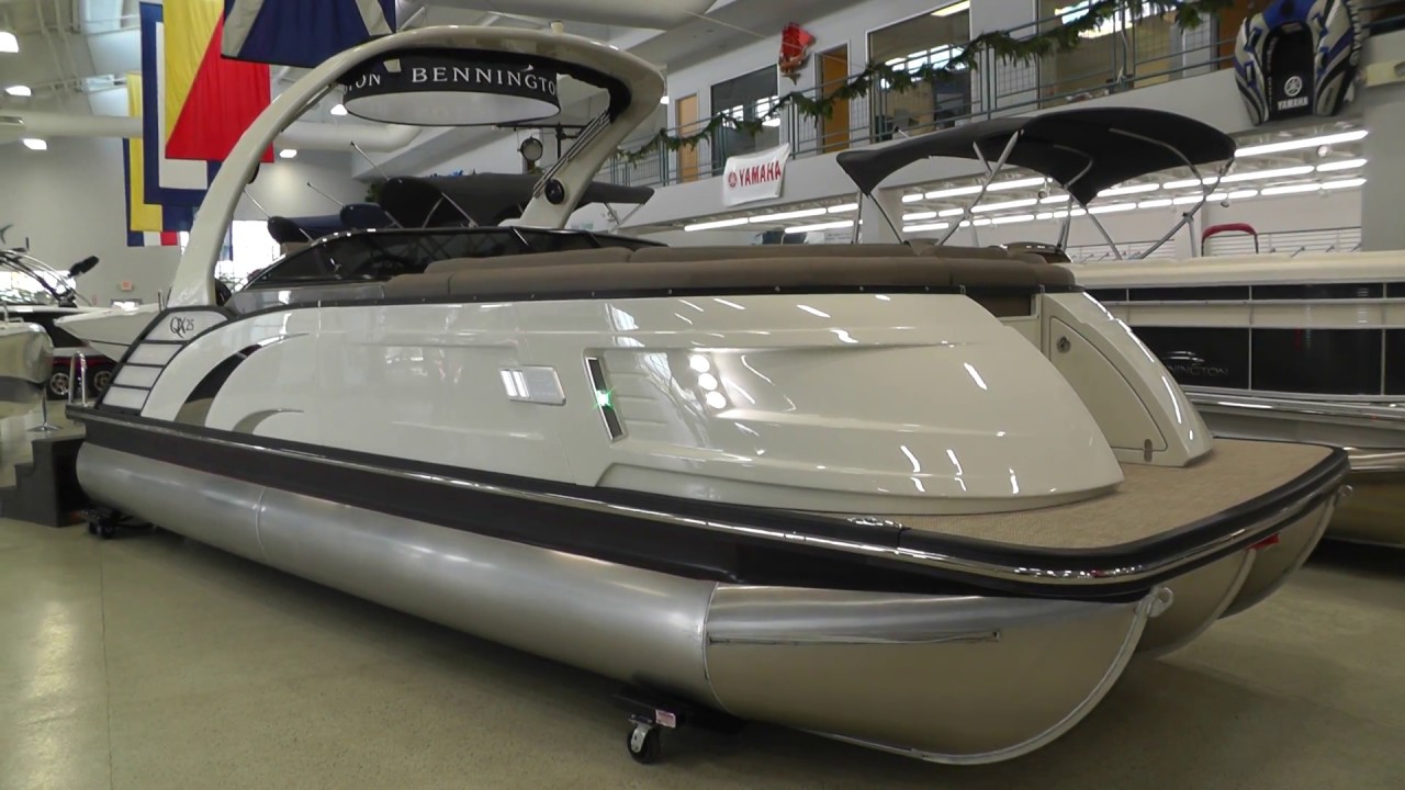 2017 Bennington QX25 For Sale at Lodder's Marine