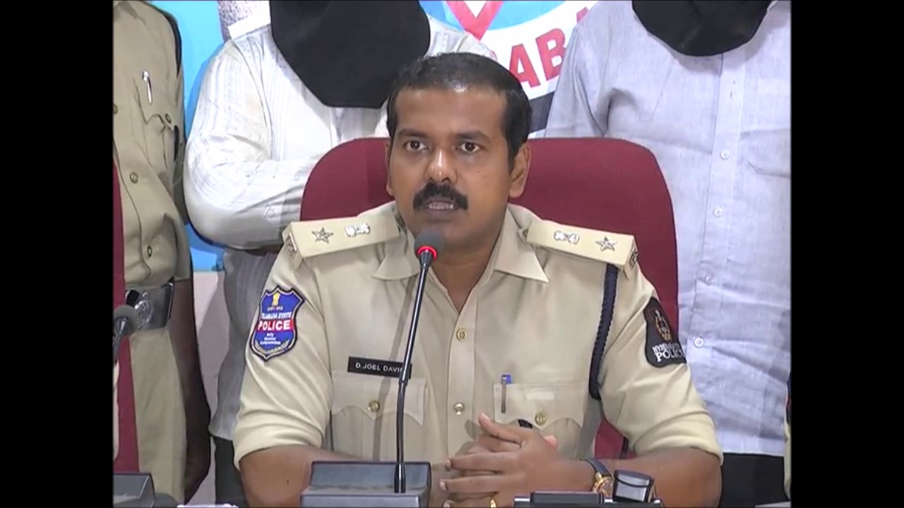 Joel Davis,IPS DCP CZ on chain snatchers held speech/PRO HYDERABADPOLICE