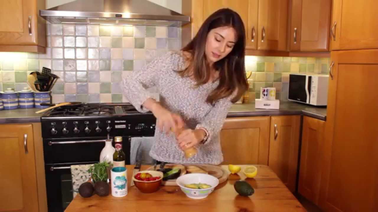 Avocado & Spirulina Smash with Organic Burst Spirulina Granules