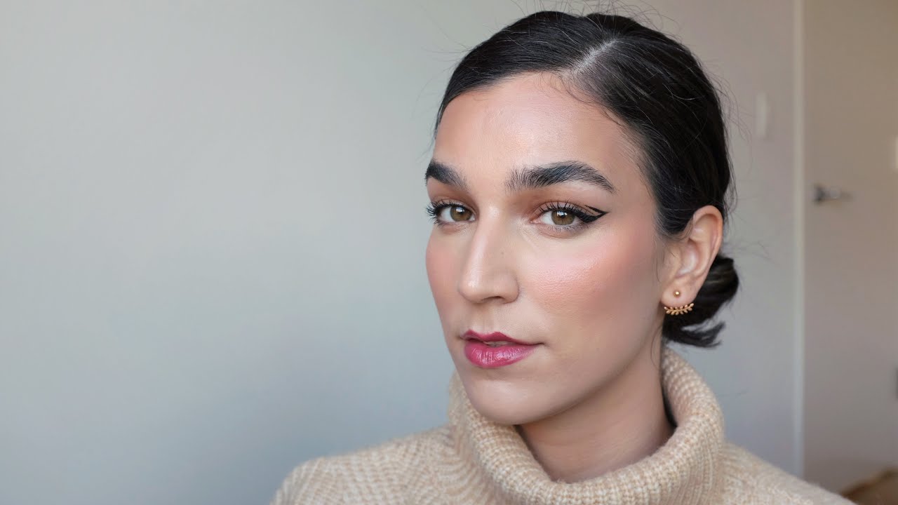 Graphic Eyeliner for hooded eyes