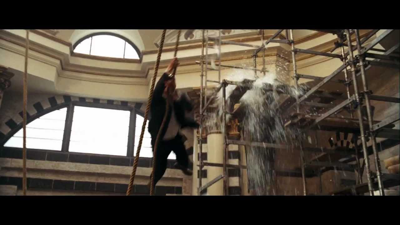 Quantum Of Solace roof chase