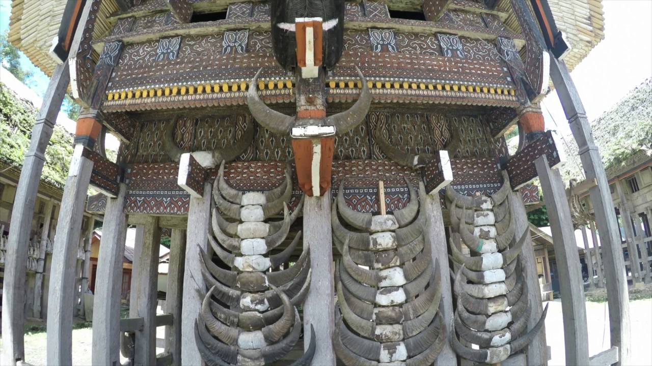TANA TORAJA, SULAWESI, BREATHTAKINGLY SCENIC, INTENSELY CULTURAL HOLIDAY!