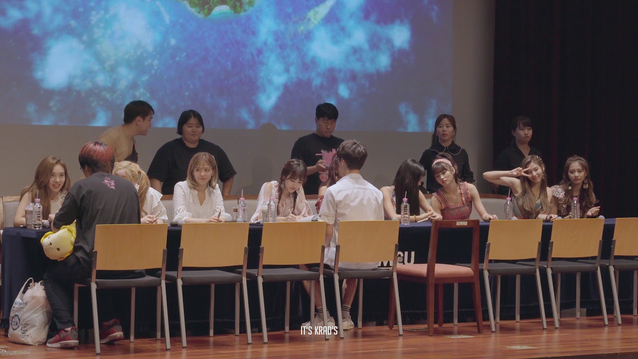 180721 트와이스 TWICE 상암 팬사인회 - 사인회 시작