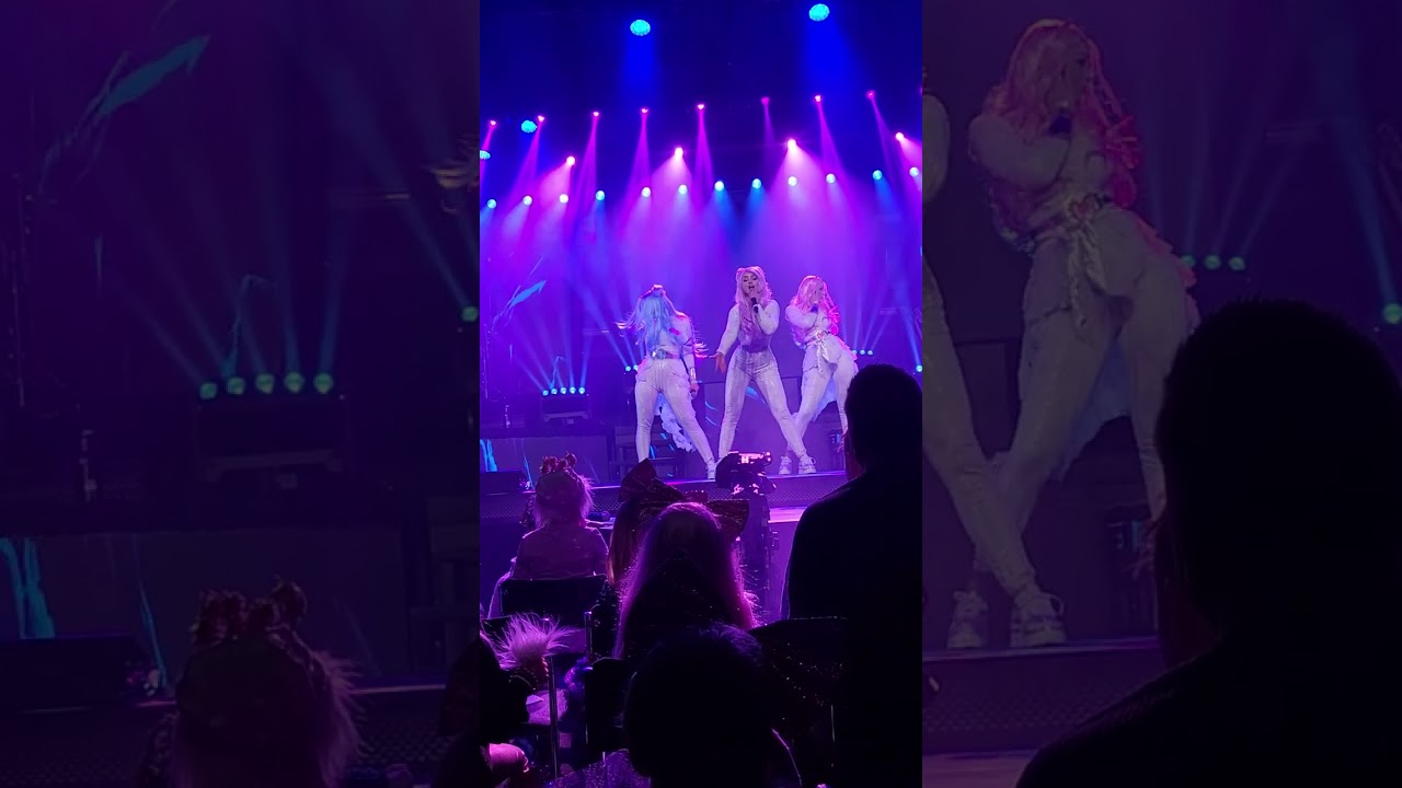 Dolly Style Julshow på Hamburger Börs 12 December 2021