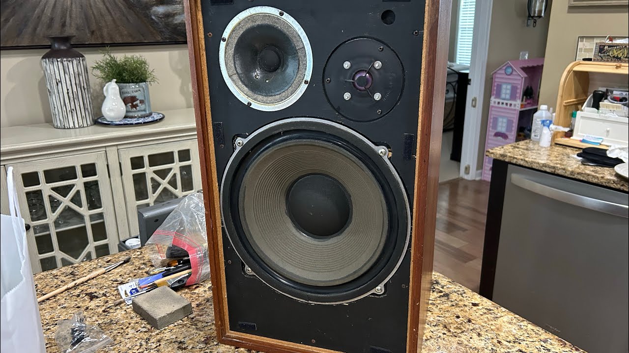 Vintage Wharfedale Dovedale 3 - Repair Dented Cabinet Corner