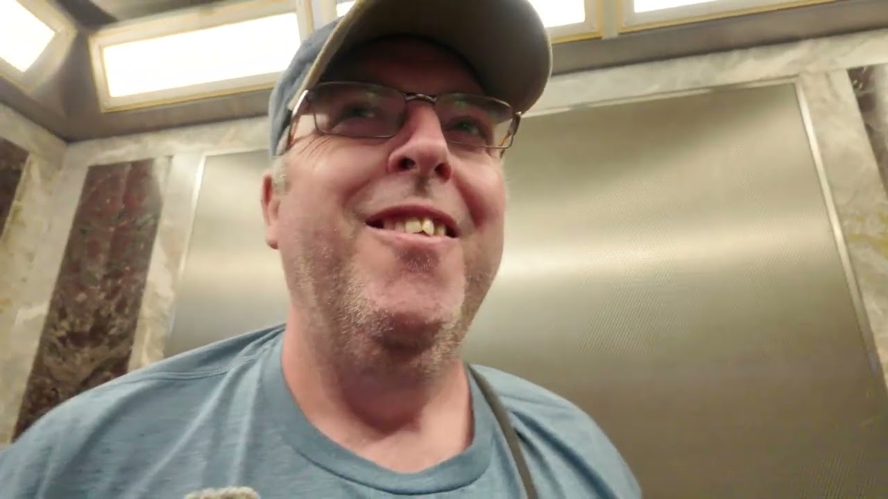 See what hidden atop NY Empire State Best travel guide!   New York  JetsetDan USA