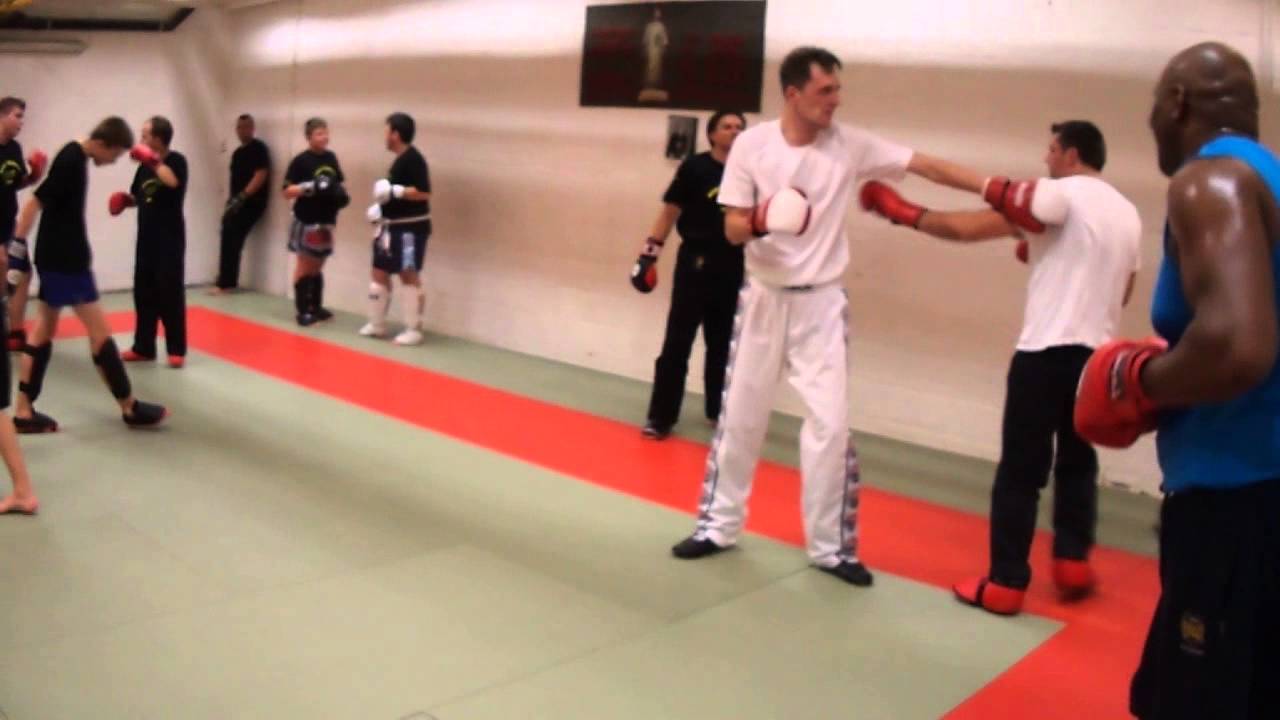 CNK - Johnny Benedetti vs Rudy Mukhendi - Light-contact Karate