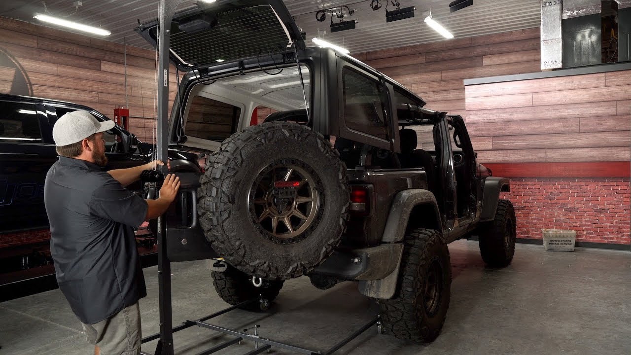 What's the easiest way to remove the Jeep hard top?