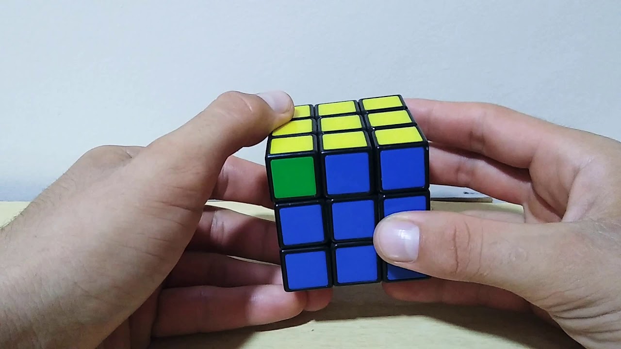 Como montar o cubo mágico. 6° passo: deixar os cantos da 3° camada iguais. 