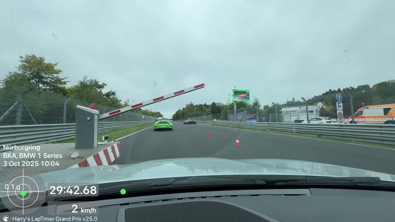 3 laps with modded 1 serie BMW together with my brother Tommy 😀