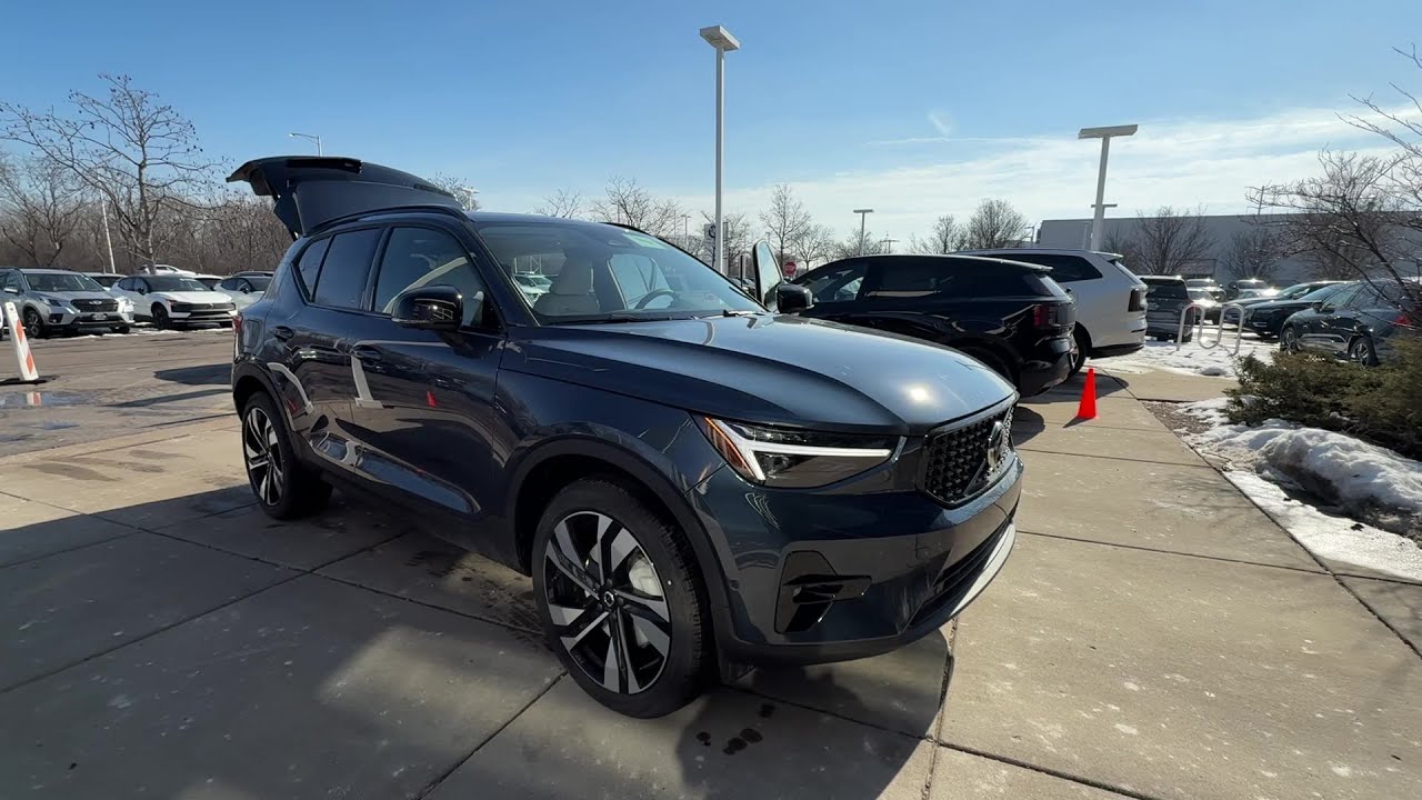 2026 Volvo XC40 Ultra Highland Park, Evanston, Deerfield, Lake Forest, Winnetka, IL