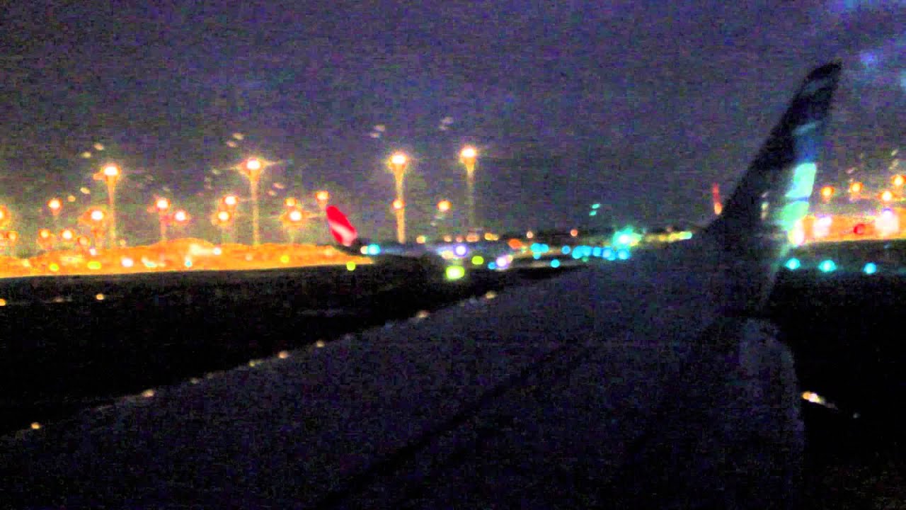 Boeing 737-800NG Night Takeoff - Garuda Indonesia 725 | Perth - Jakarta