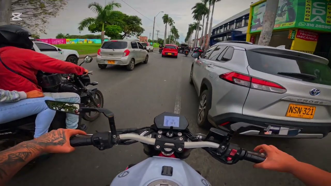 Benelli 302s| 4k | vueltas por el centro de Cali | la bicilindrica con el mejor sonido