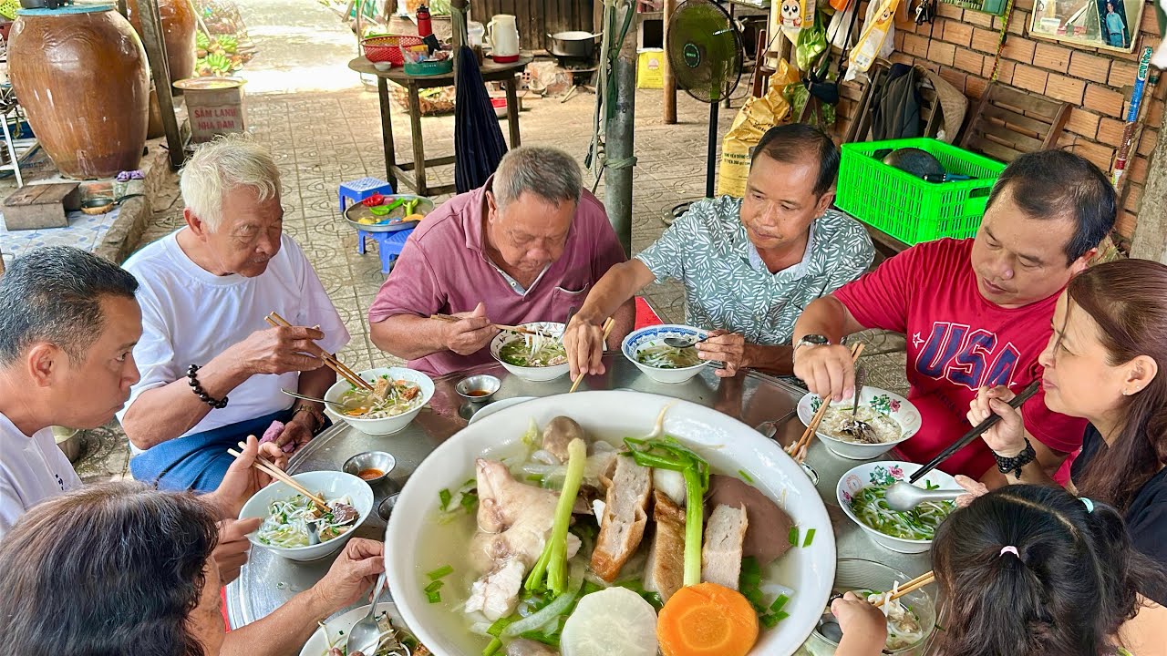 Mùng 6 TẾT Nấu Bánh Canh Cá Lóc Chả Cá | MienTayVT
