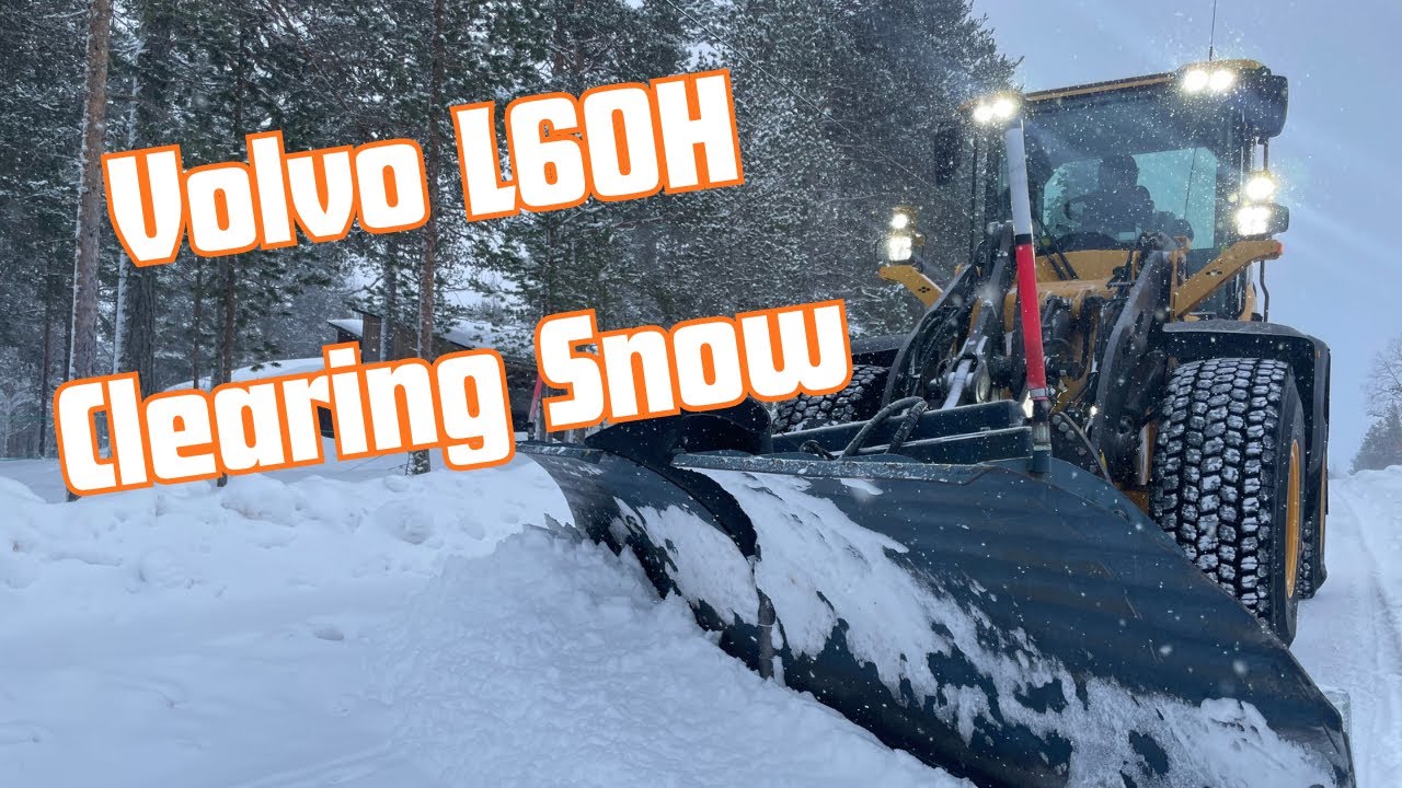 Volvo L60H расчищает дороги + убирает огромные сугробы снега!
