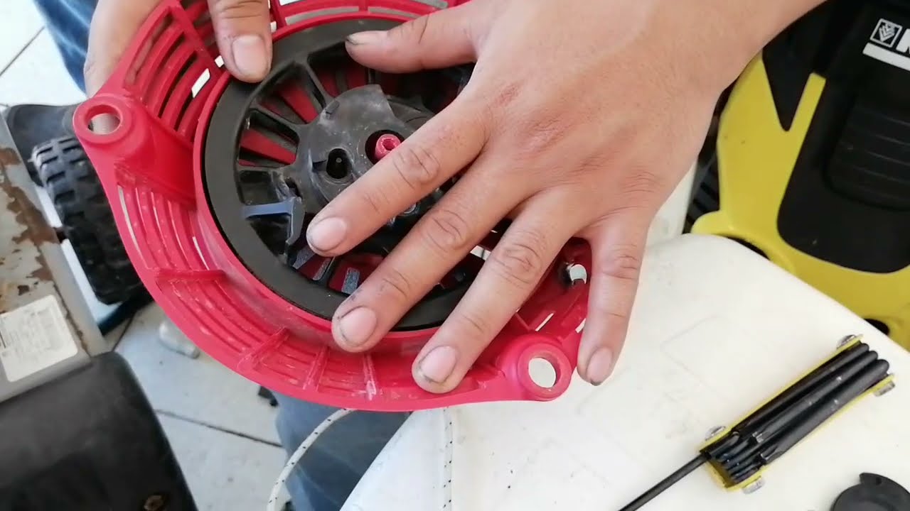 como reparar cualquier  Retráctil de  Maquina de gasolina (cuando el cordón se rompe