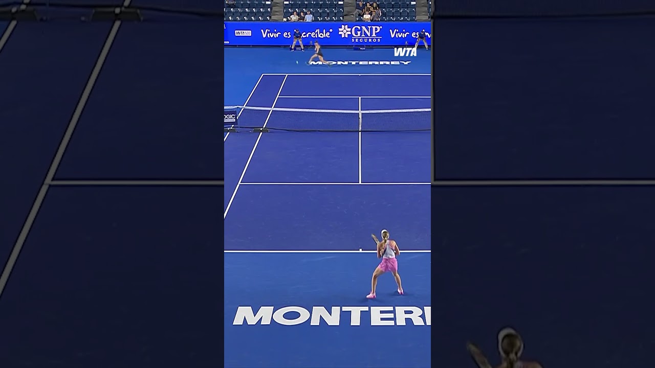 Come for the speed, stay for the drop shot 👌 #AbiertoGNPSeguros #Alexandrova #WTA