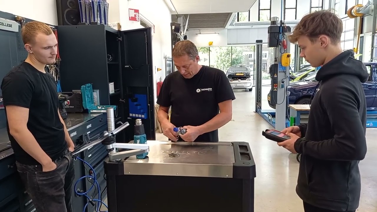 TPMS sensor testen op temperatuur en luchtdruk