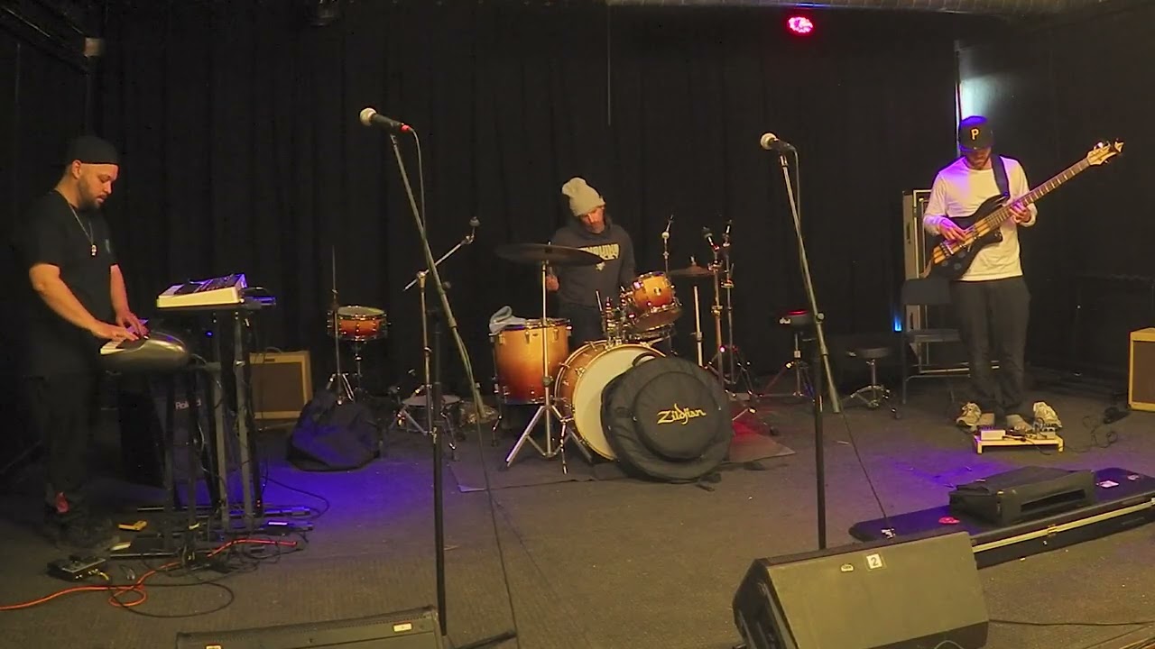 Jam 1