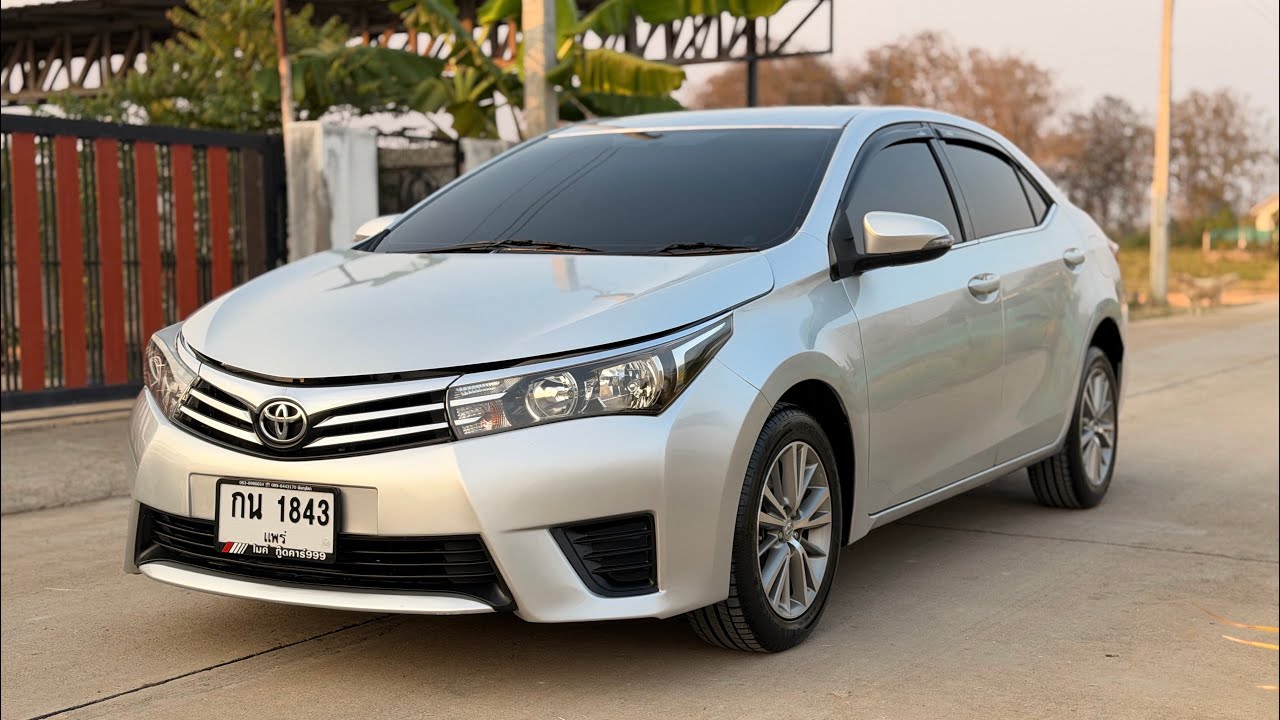 Toyota Corolla Altis 1.8 ตัวE เกียร์ออโต้ ปี57/2014 ราคา 178,000.-✨