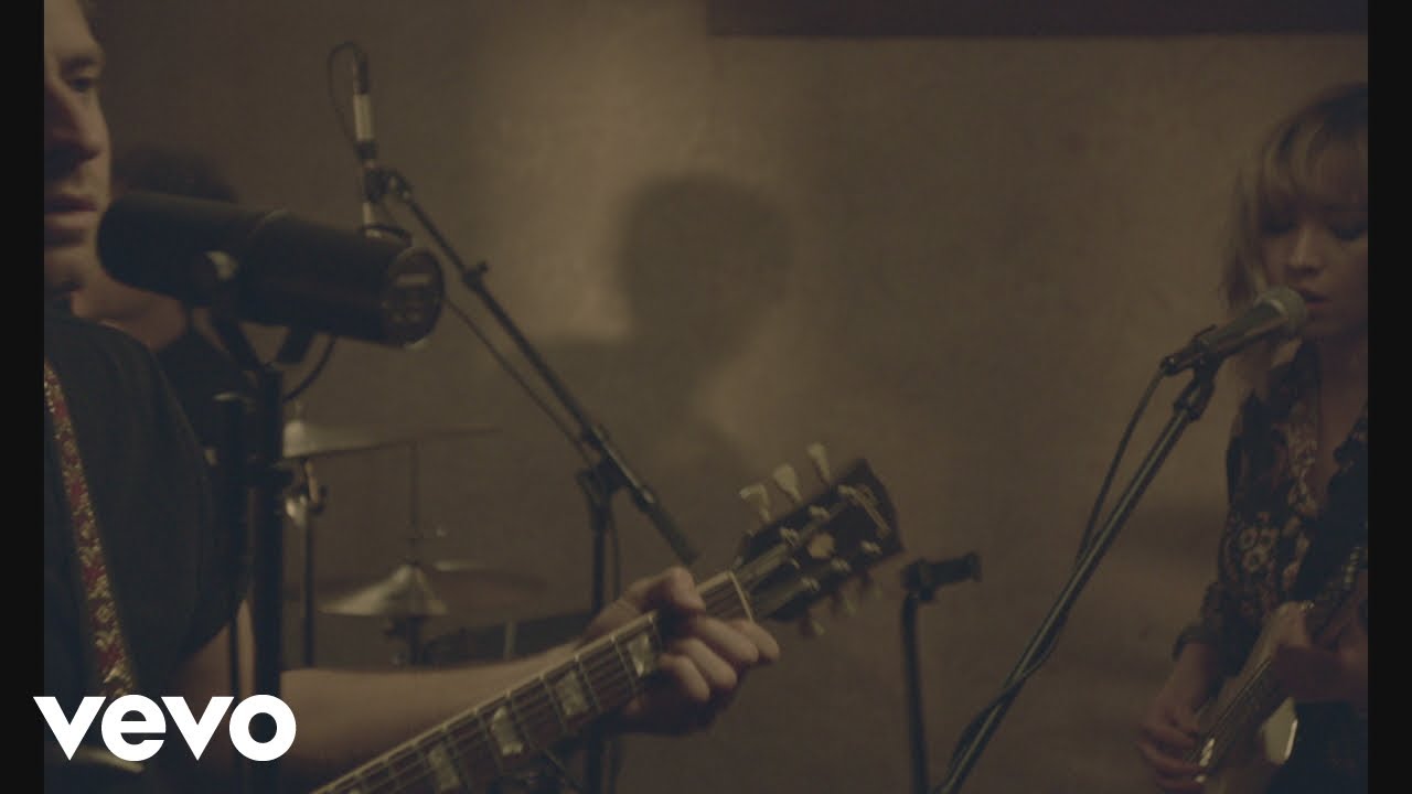 Lo Moon - Camouflage (Live)
