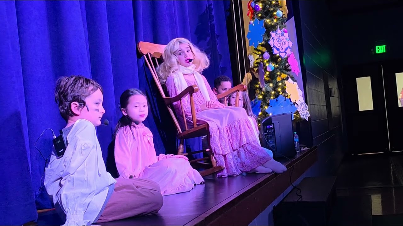 Sleeping Beauty, Her Moose and His Manger by Natalie Foreverland - Scene 1