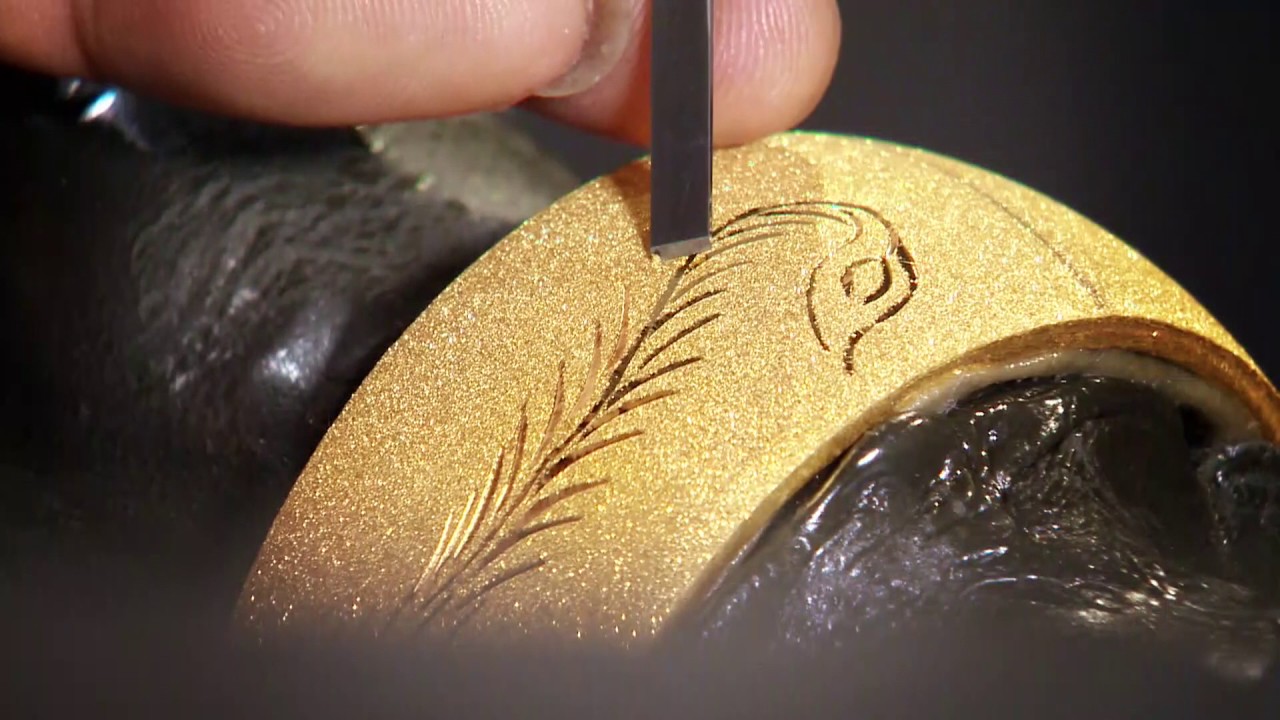 龍鳳鐲批鏨工藝示範 Demonstration: Gold Techniques on a Dragon and Phoenix Bracelet