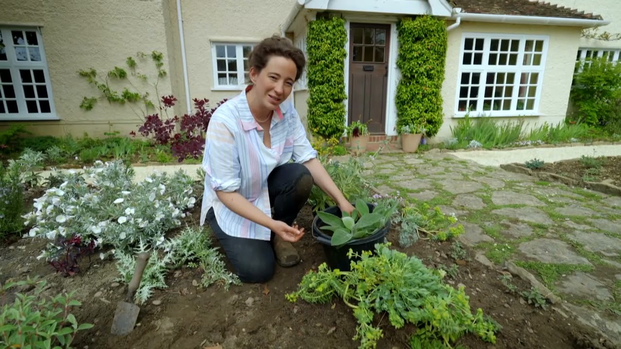 Alan Titchmarsh's Gardening Club - Katy Watson
