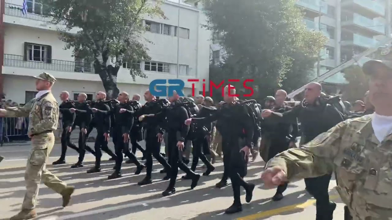 Στρατιωτική παρέλαση: «Έτριξε» η γη από τη διέλευση των ΟΥΚ