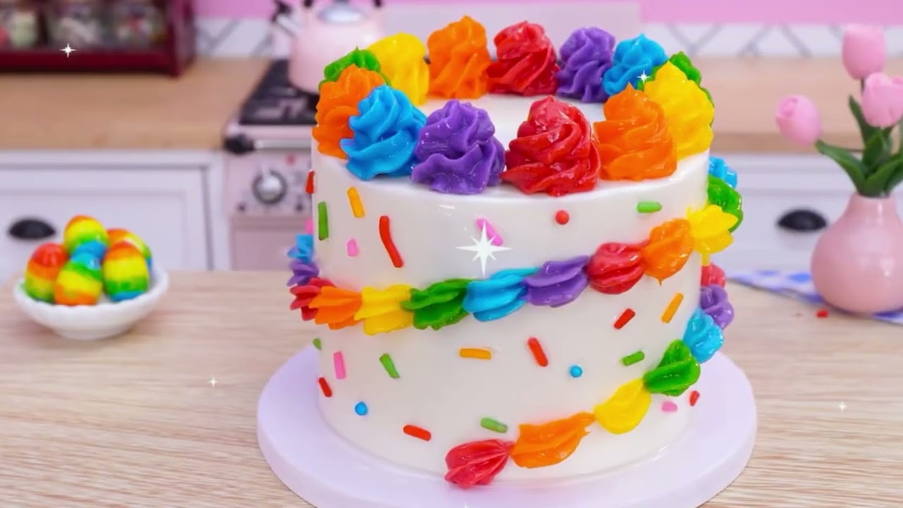 Mini cake challenge: how to create a tiny christmas tree cake step by step