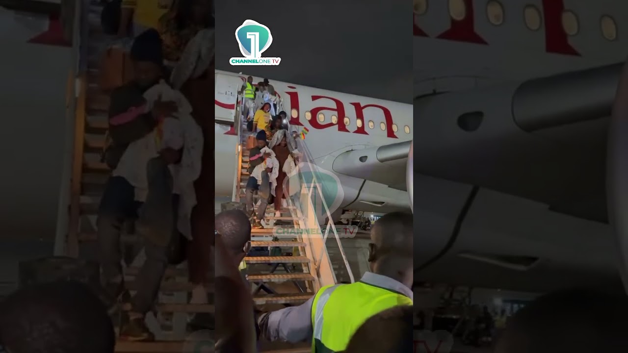Ghanaian Evacuees Arrive in Accra 🇬🇭✈️ | Emotional Scenes at Airport as Returnees Wave Flags