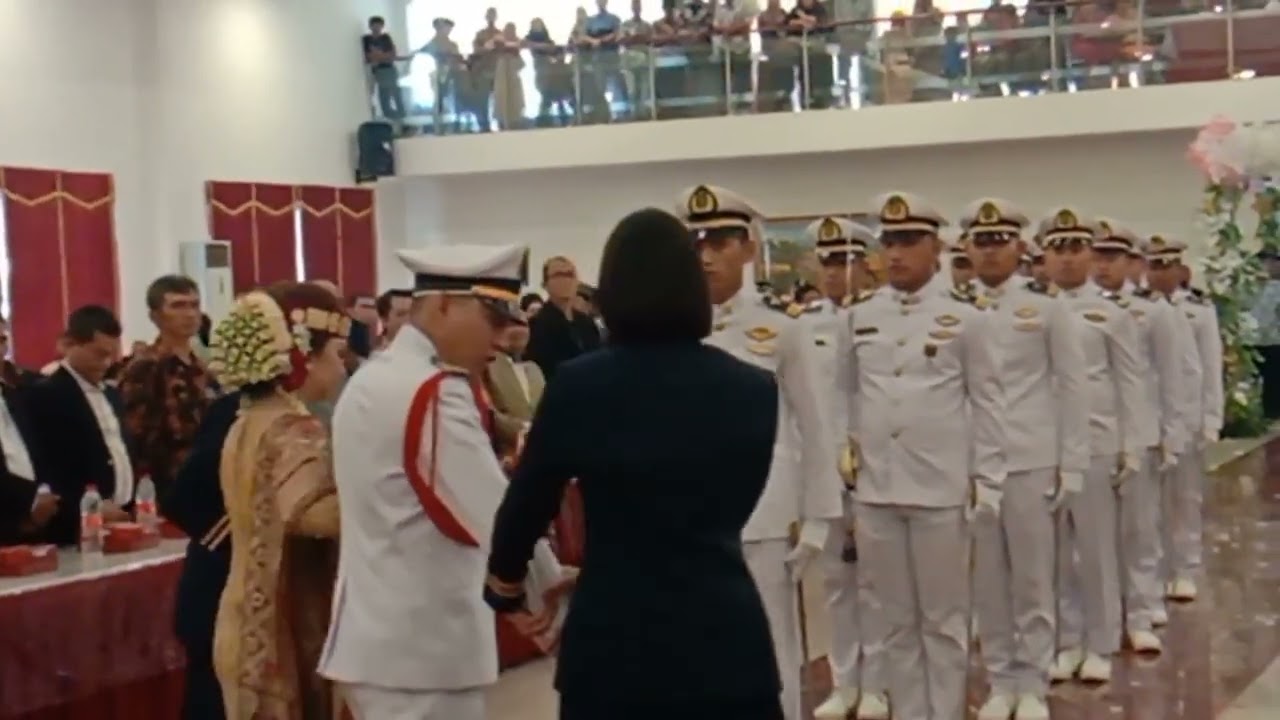 Ceremony 'Pedang Pora' pada pesta nikah Alumni Taruna STIP Jakarta,budaya Batak