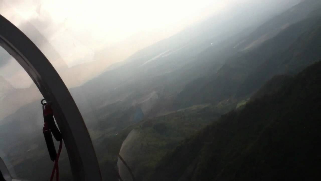 IK5YOJ inside I-MUGE glider, flying over Mugello mountains