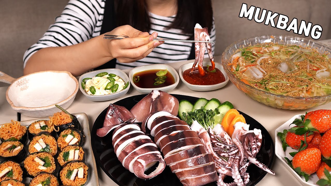 готовим МУКБАНГ :) Как вкуснейших кальмаров съесть. | лапша кимбап.