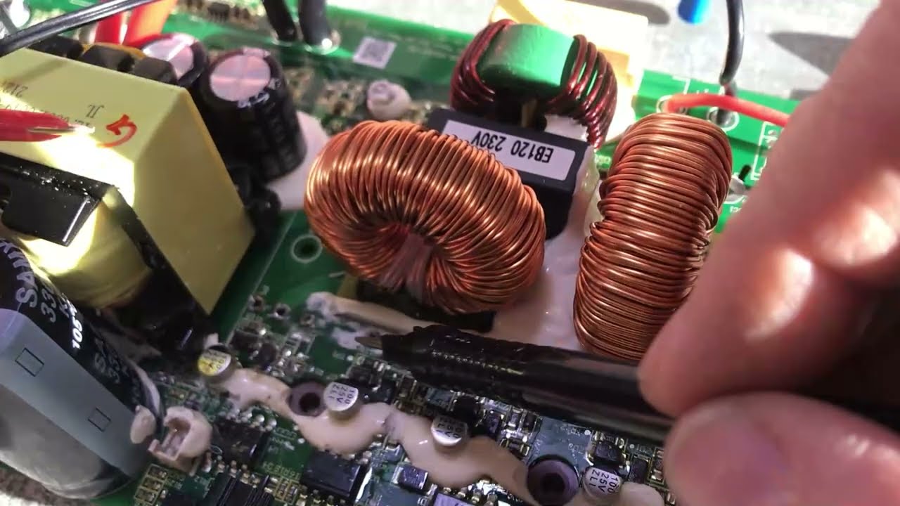 Bluetti Power OAK EB240 не простий ремонт після зустрічного струму.