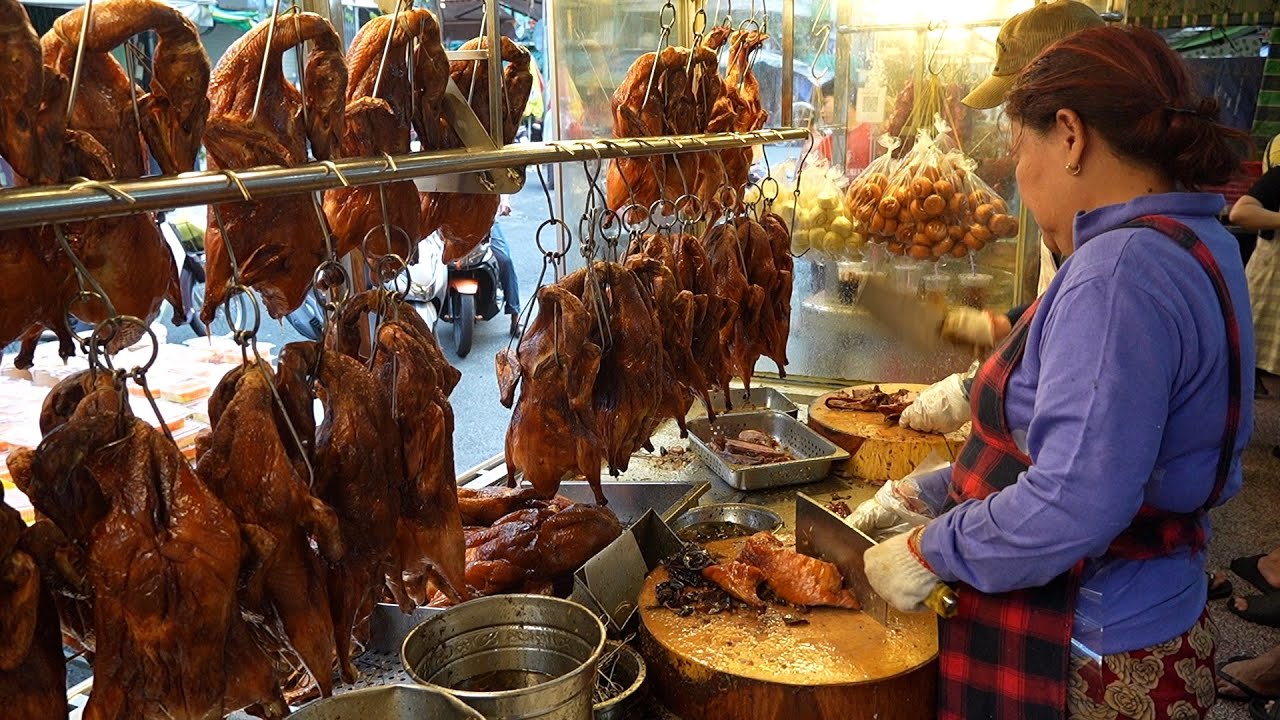 Vỡ trận tiệm vịt quay lớn nhất Sài Gòn, các cao thủ chặt vịt rất chuyên nghiệp