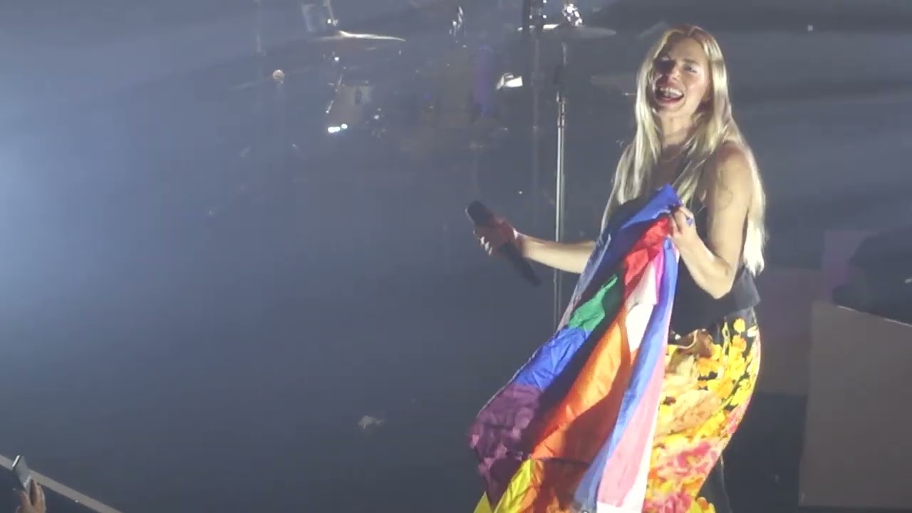 Ashe - Love Is Not Enough - Live at Melkweg - Amsterdam 2022