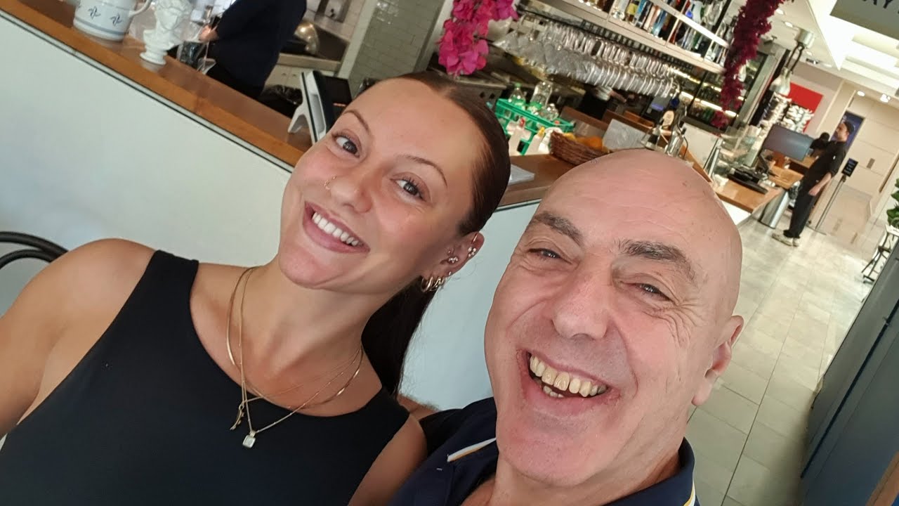 SpRoss Entertainment is live at YASSAS Southbank Melbourne Friday and every Friday 🥰🇬🇷🎶💕