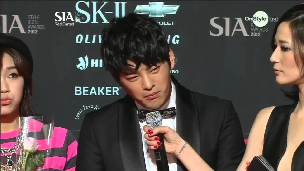 SIA 2012 : Style Icon Awards 2012 - 응답하라1997 서인국, 정은지 레드카펫 인터뷰