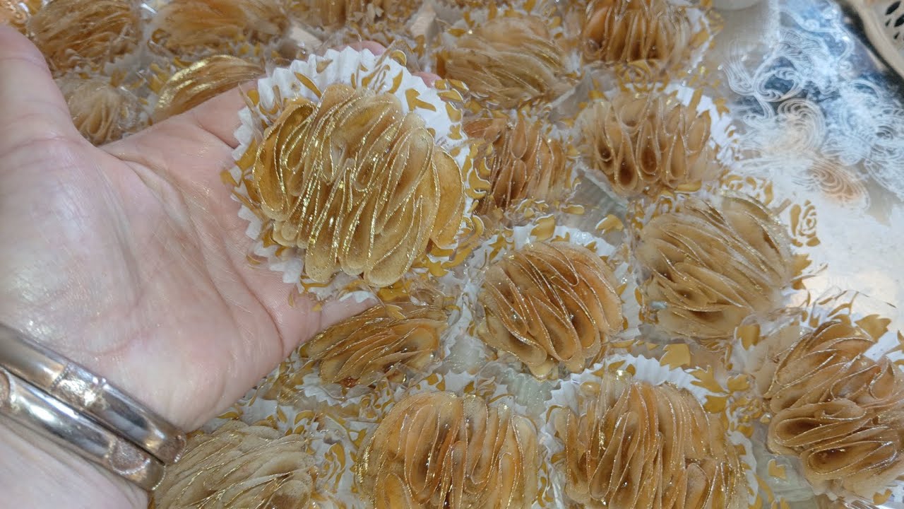 رايحة نمدلكم وصفة وردة الرمال بديول يجي معسل بنه ولا اروع مع مقادير الحشو باه يجيك طري 🤤❤️