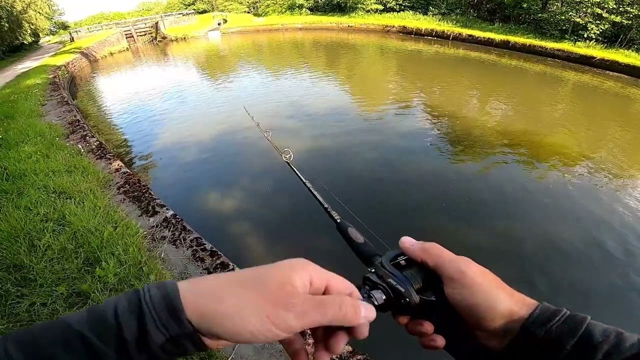 Lure Fishing For Pike (lymm dam, top lock)
