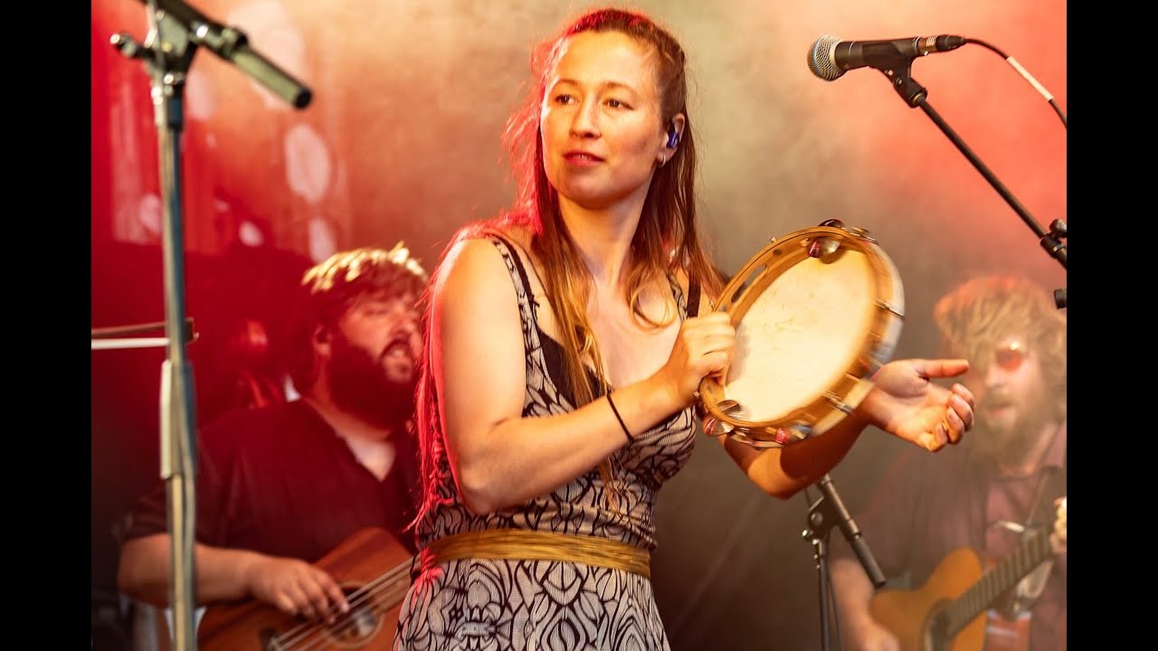 Legiana Collective - Het Viel een Hemels Dauwe ( live @ Festival du Bout du Monde )