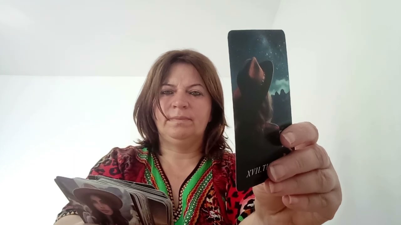 Cineva este cu adevarat indragostit de tine,  iar numele lui este!...
