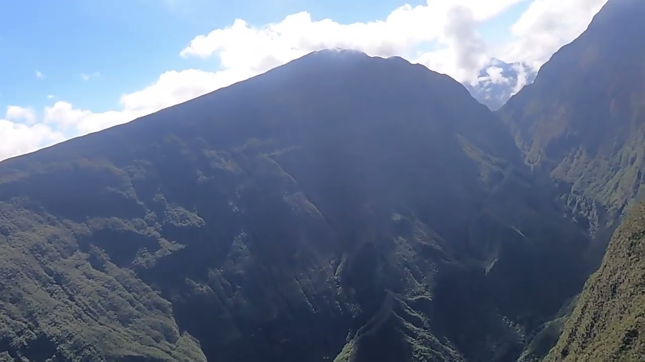 Vol ulm dans les cirques de la Réunion 974
