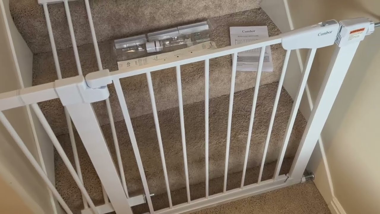 Mom's Choice Awards Winner Cumbor 29 7 46' Auto Close Baby Gate for Stairs Review