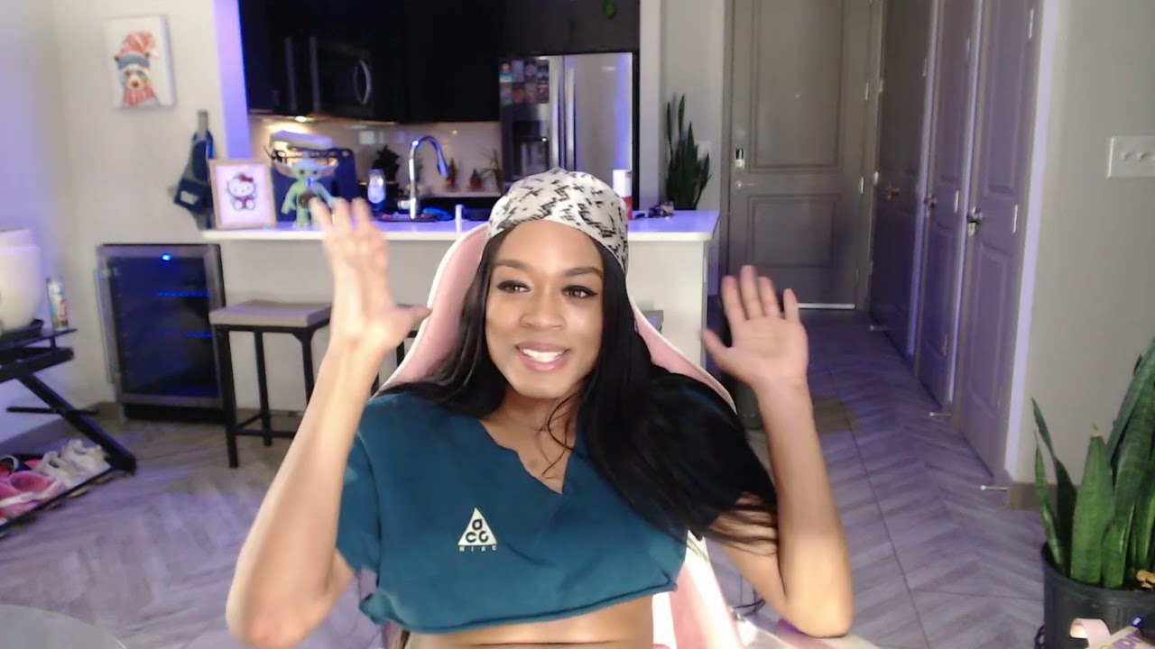 A HOT SHEMALE'S DAYTRIP (She Triggers Everyone)