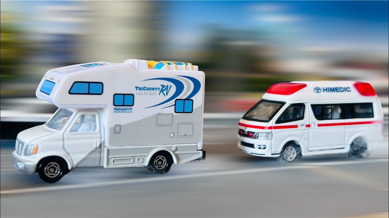 【トミカコマ撮り】キャンピングカー横転事故！救急車緊急走行！【働く車】tomica Diecast Model  Ambulance minicar anemergency driving test