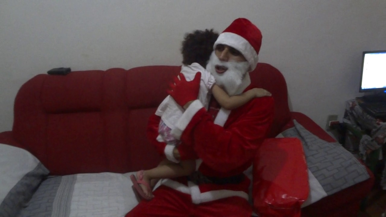 Feliz Natal - Criança reage ao ver Papai Noel